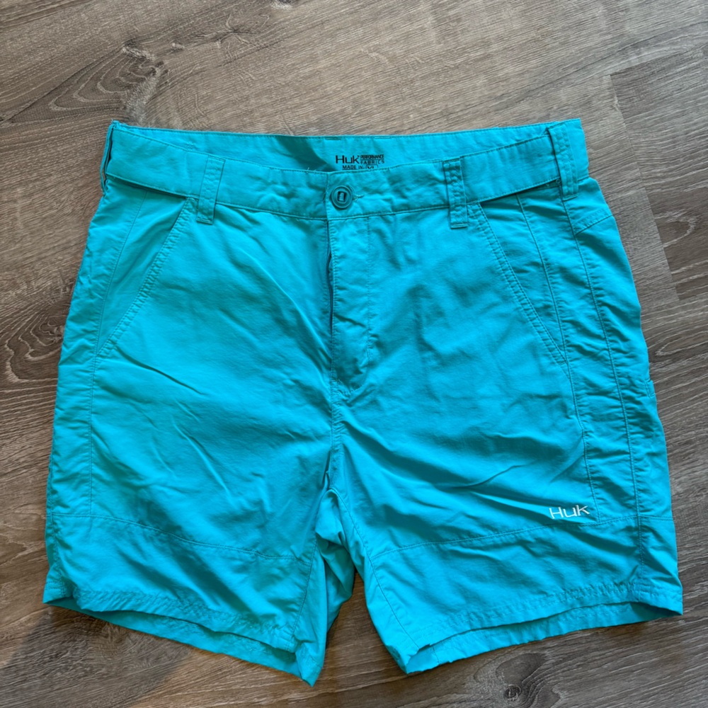 Huk Turquoise Aqua Performance Shorts XL